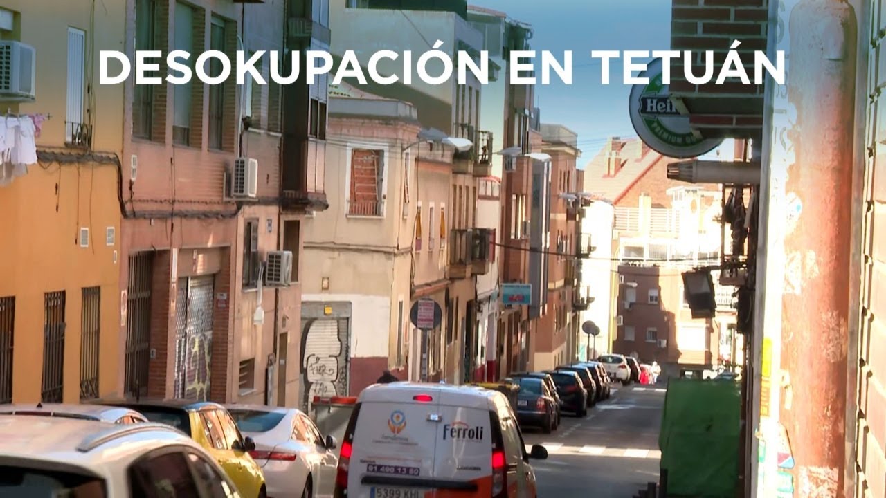 Robos, tráfico de drogas y suciedad por culpa de un edificio okupado en Tetuán