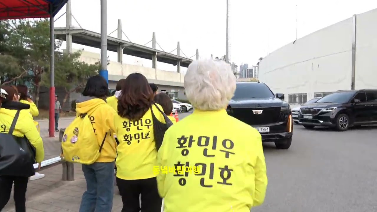 20260403오산천 벚꽃축제   감성거인황민호 출근길   활짝핀 벚꼿과함께 #동녘바람여행 #황민호 #네이버호우주의보 #오산천