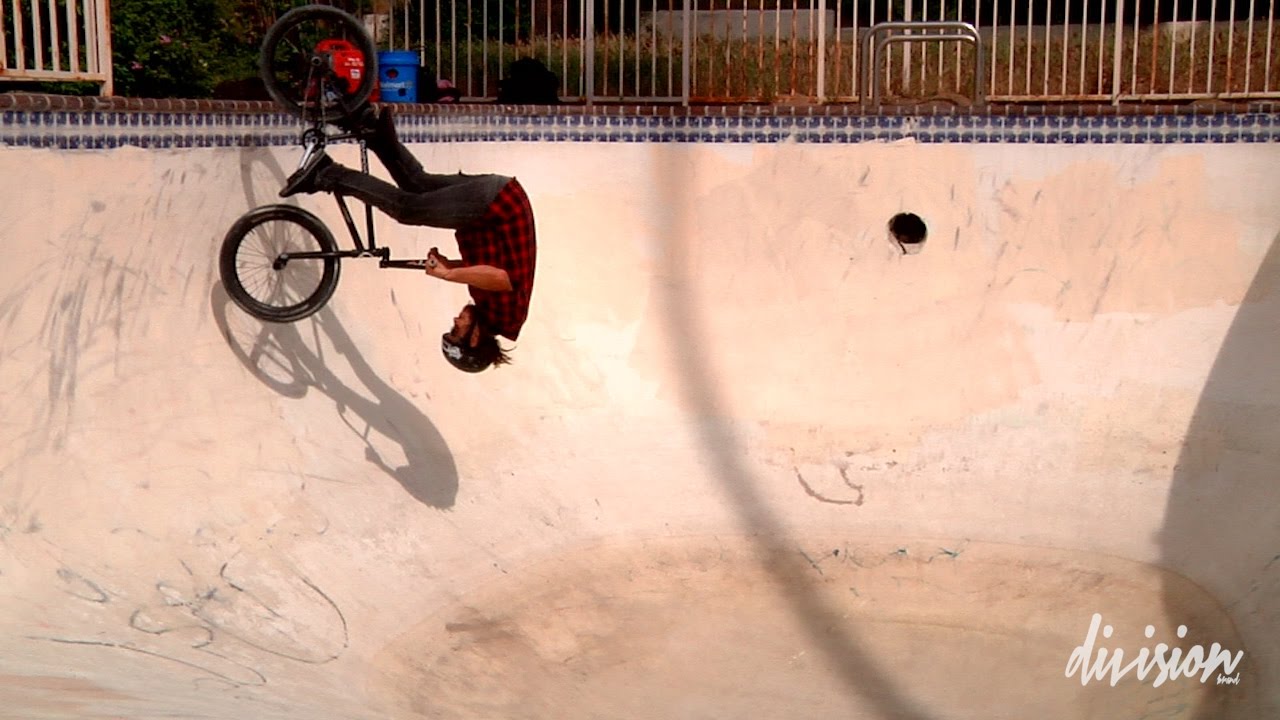Fakie Frontflip in a pool - Dan Norvell