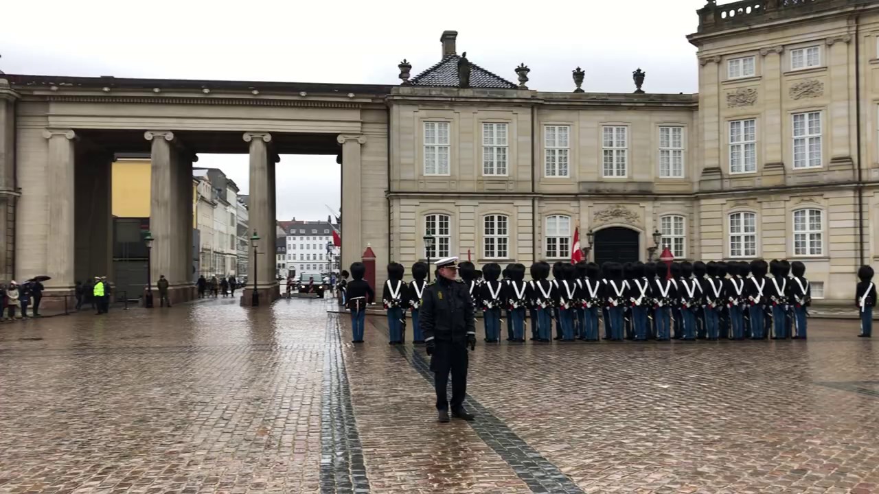 Őrs&eacute;gv&aacute;lt&aacute;s 2. Amalienborg