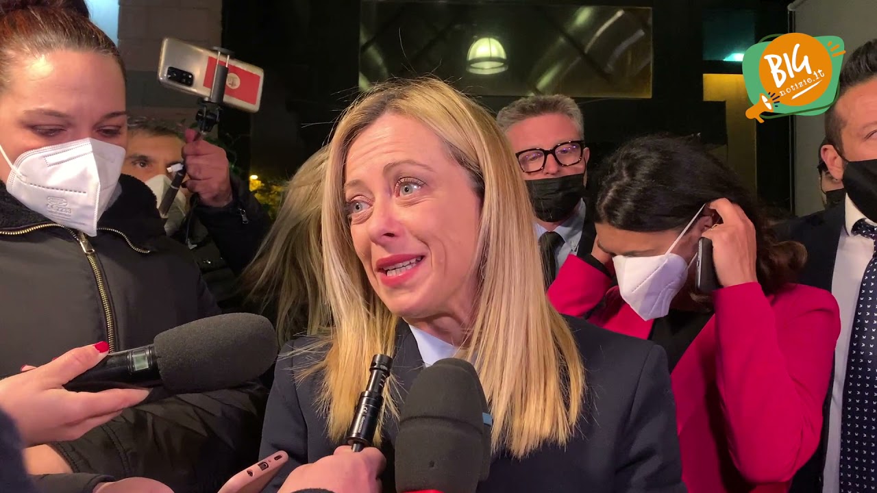 Giorgia Meloni a Civitavecchia per presentare il suo libro, 
