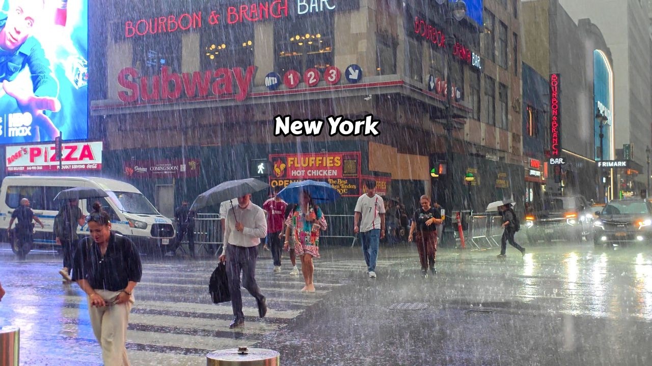 Walking In The Rain In New York City 7th Avenue - Insta360 Luna Ultra Dolby Vision