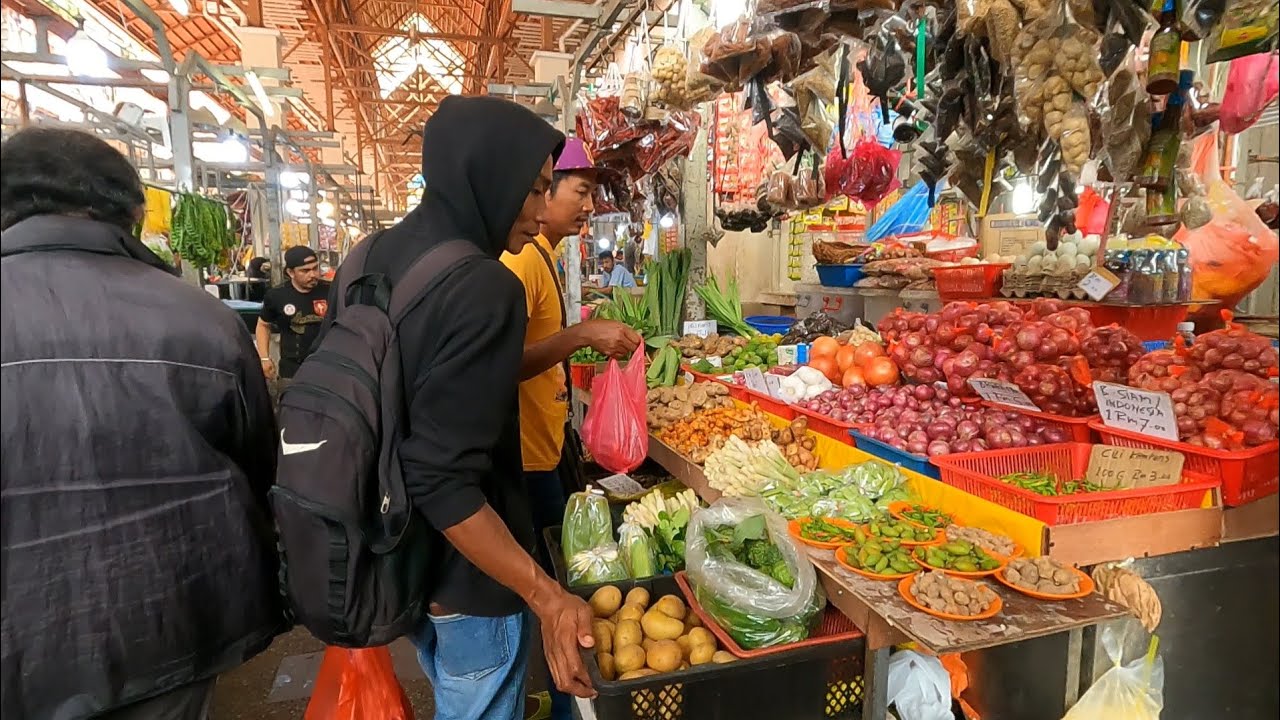 (5k) Fresh vegetable fruit and meat shops in Kuala Lumpur, Malaysia   5 April 2024