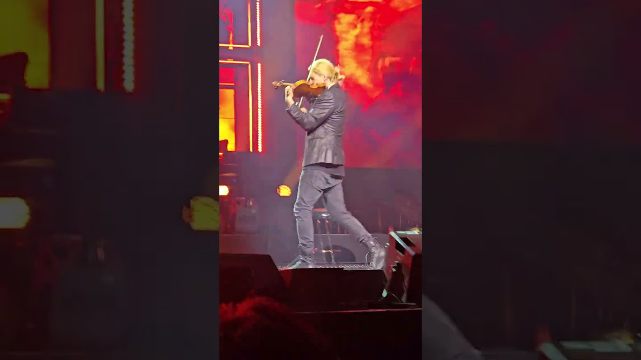David Garrett. Concierto Tour Millennium Symphony Berlín 29.03.25.    Naugthy Girl.   Arena  Uber 
