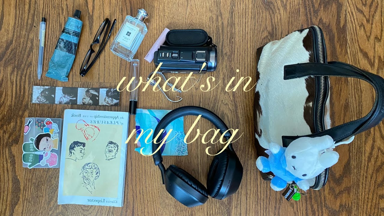 a woman’s purse is a direct indicator of her sanity