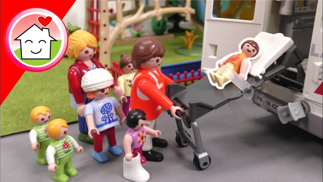 Playmobil Familie Hauser - Rettungswagen im Kindergarten - Geschichte mit Anna