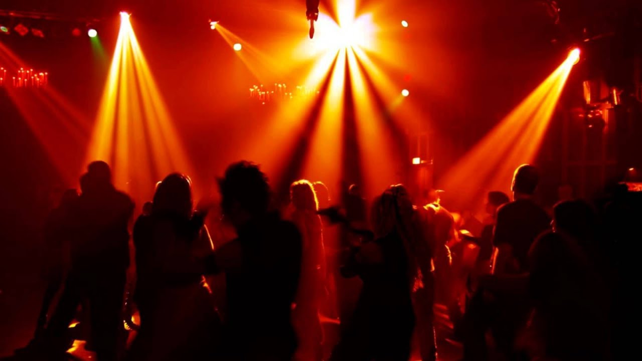 Les Montes - Night life