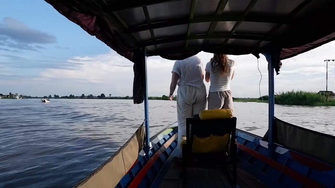 Guiding Isabel & Elin ke Mahakam