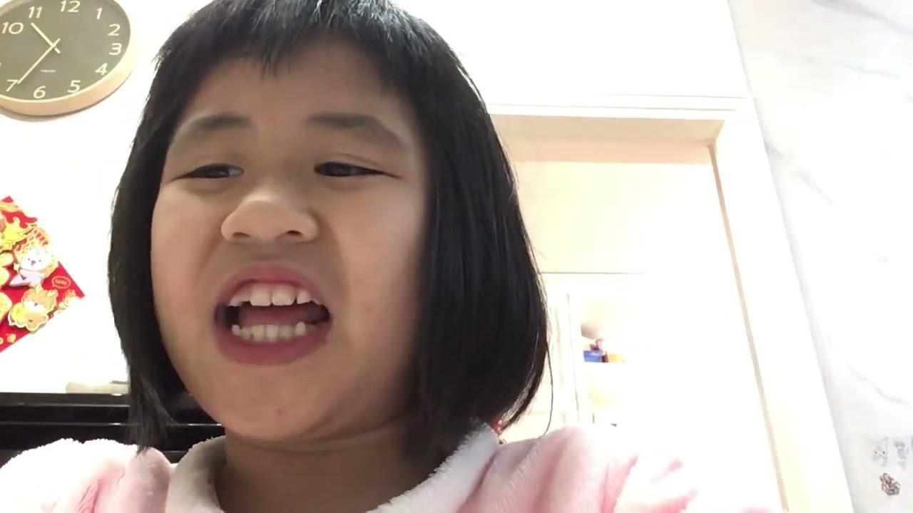 Trying white strawberries