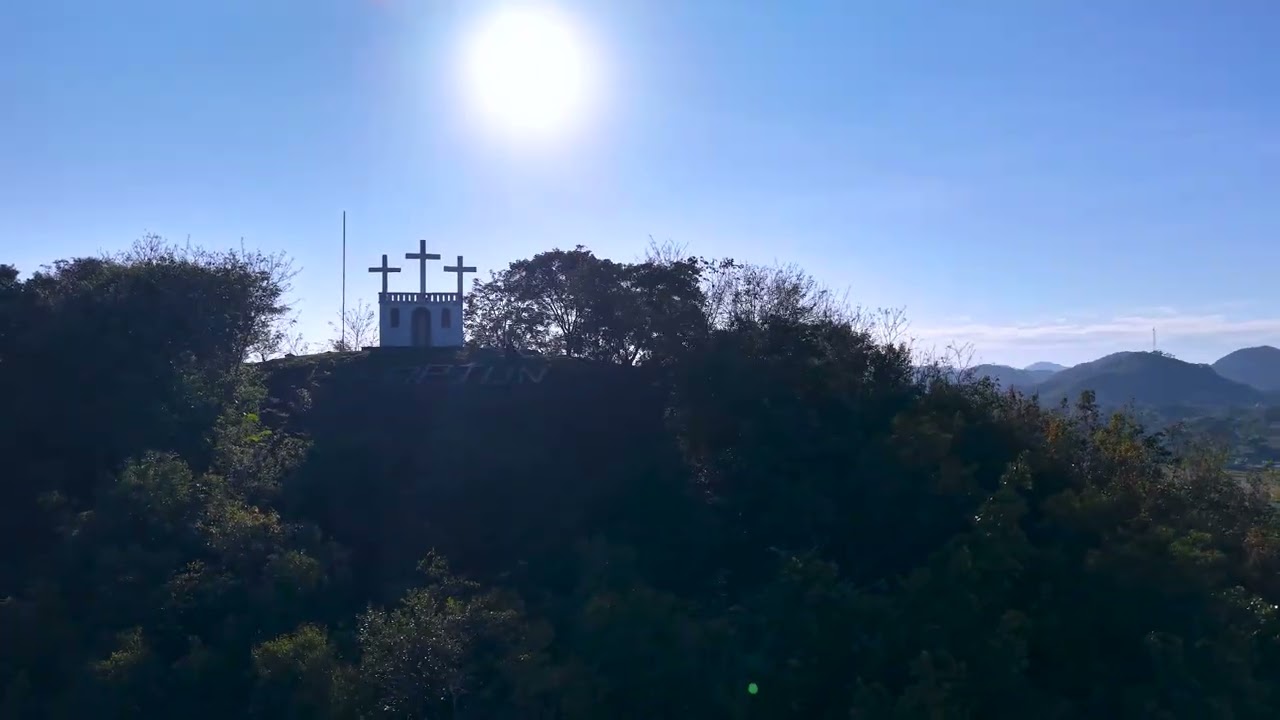 Cerro de las Tres Cruces, Poptún, Petén.