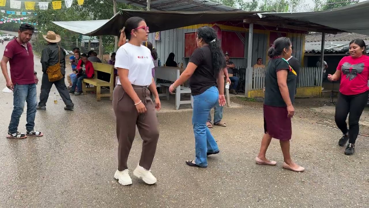 As&iacute; se goza con la gente bailadora 💃 de Paraje Montero 💃🕺🏻