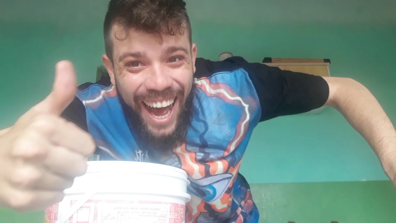 Eu e... apetrecho pra dar baldada  ?
