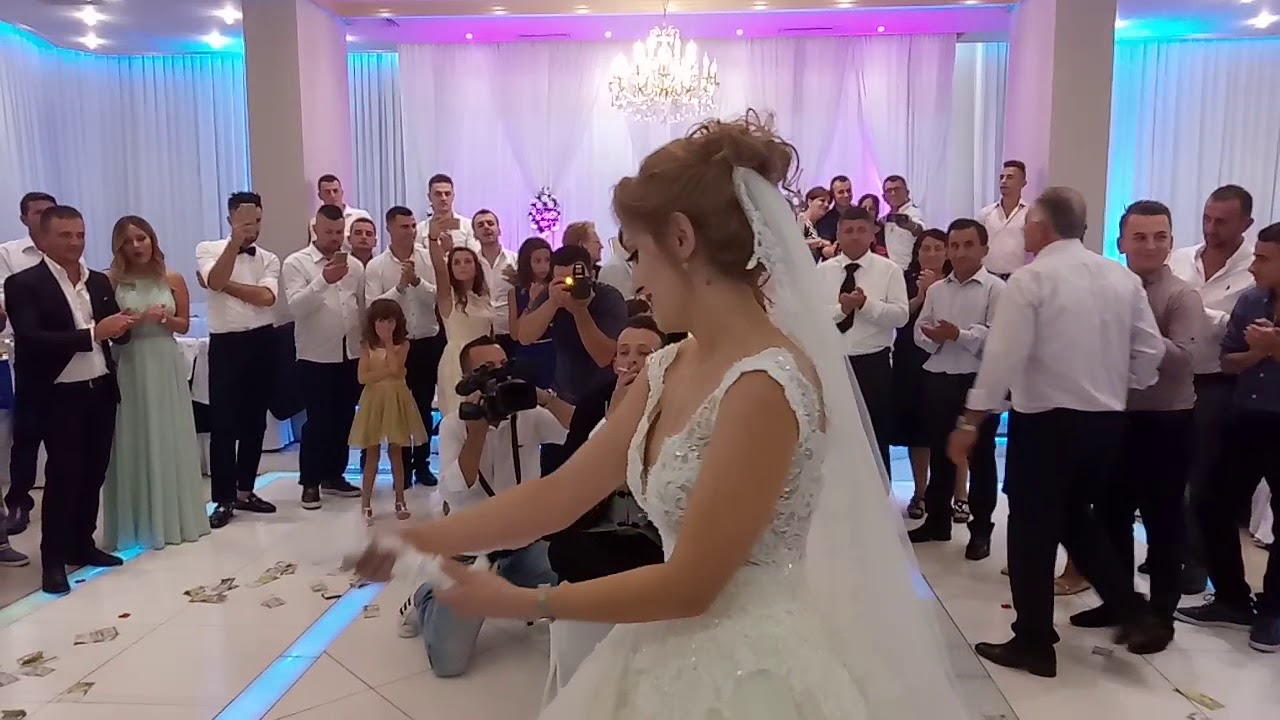 Shamia e beqarit - Dasma e Gestit ( Restorant Vellezerit Osmani) - MAMINAS *Gusht 2017