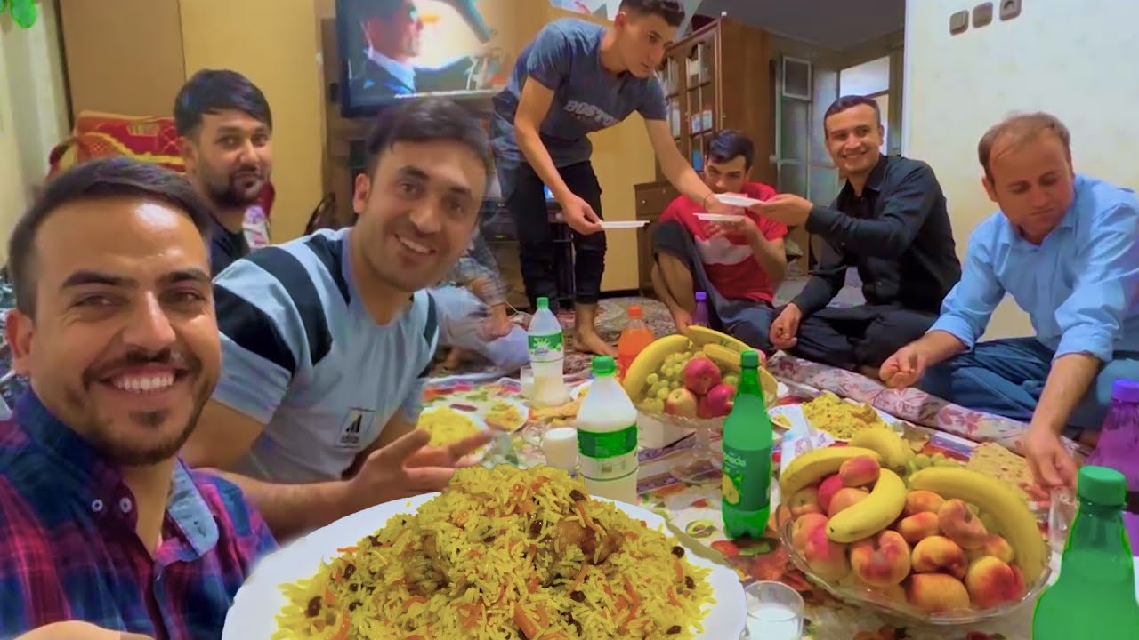 ضیا مهمان قابلی پلو همصنفی هایش در تهران ایران