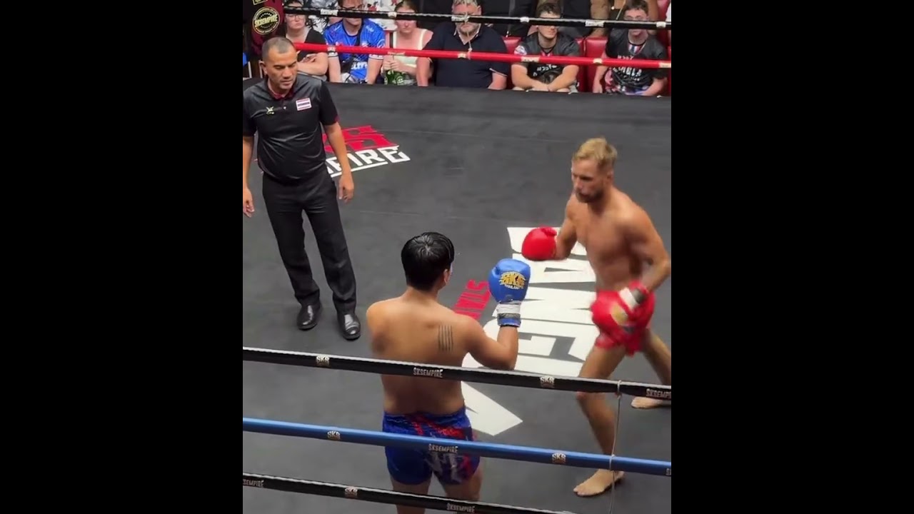 Championat Muay-Thai. Anglais VS Thaïlandais. Combat très technique! 