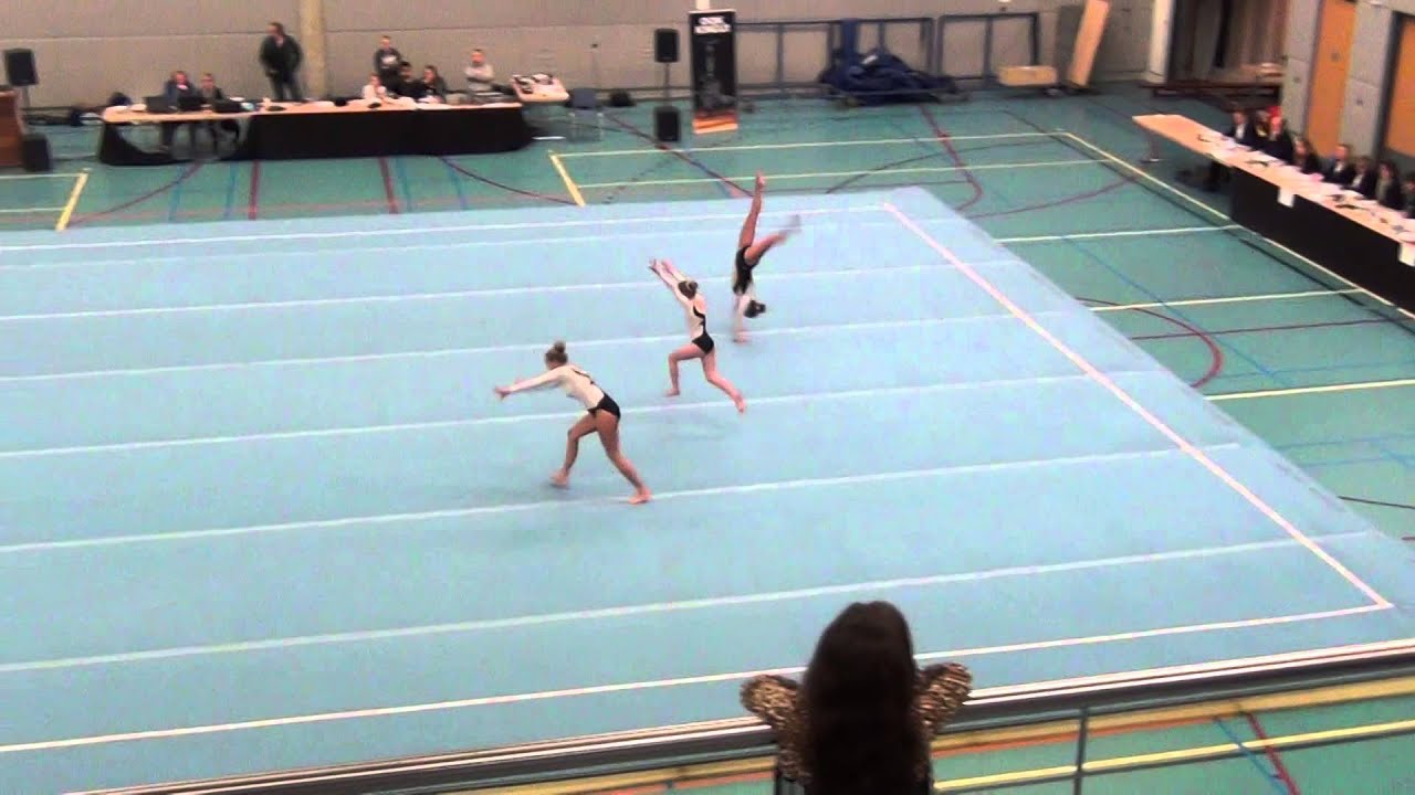 Acrowedstrijd Rebecca, Joyce en Debby van Devona Wateringen