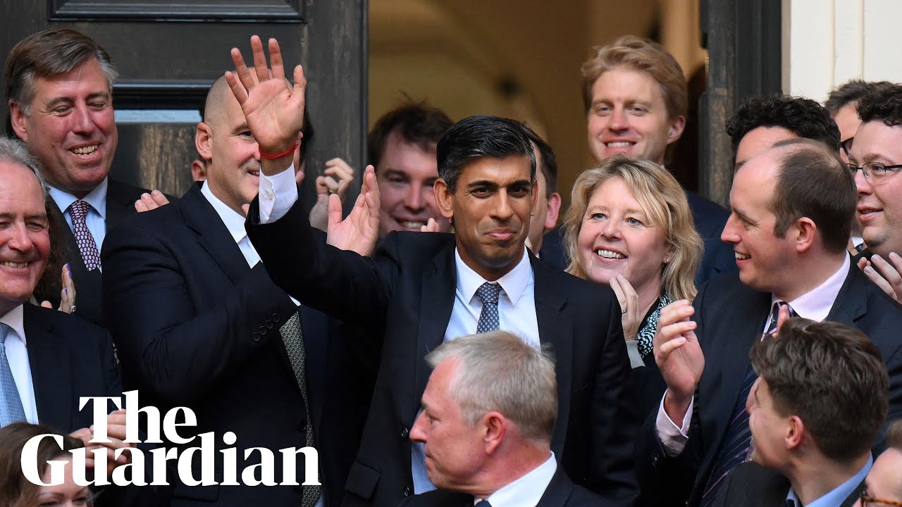 Rishi Sunak greeted with applause at Conservative HQ