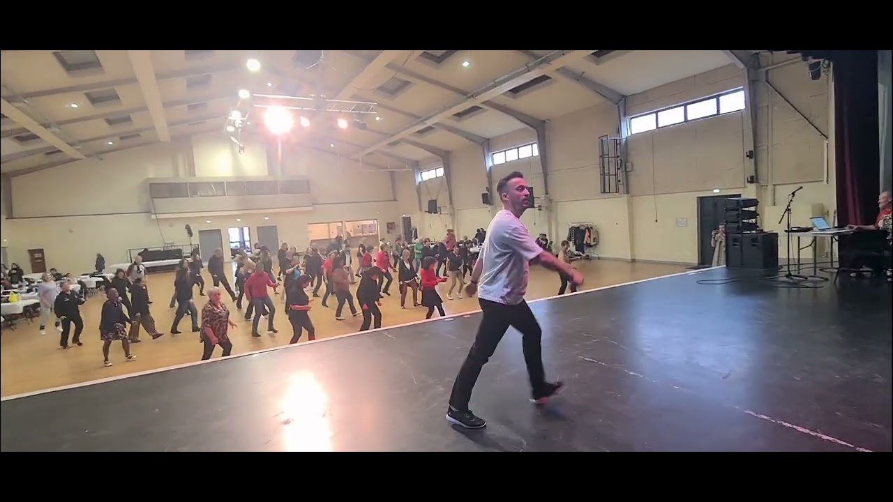 LIGHT UP THE NIGHT Line Dance de Ryan HUNT
