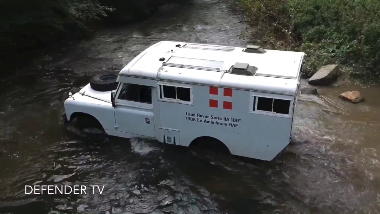 Land Rover Series Green Laning - Le Temps Des Series