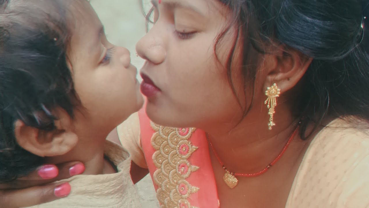 🙏हाथ जोड़कर निवेदन है प्लीज आप लोग सपोर्ट कीजिए हम गरीब फैमिली से हैं माँ बेटी डांस वीडियो बनाते हैं