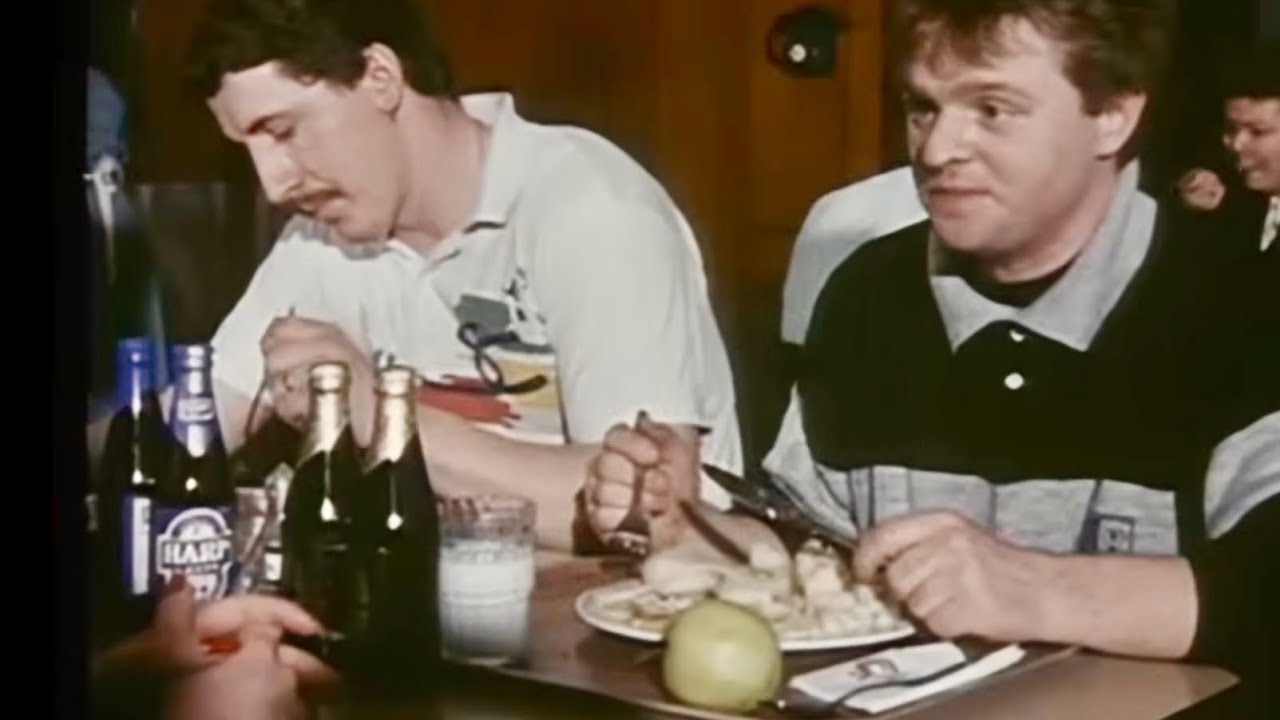 Приём пищи и напитков в рабочей столовой, 1991 год.
