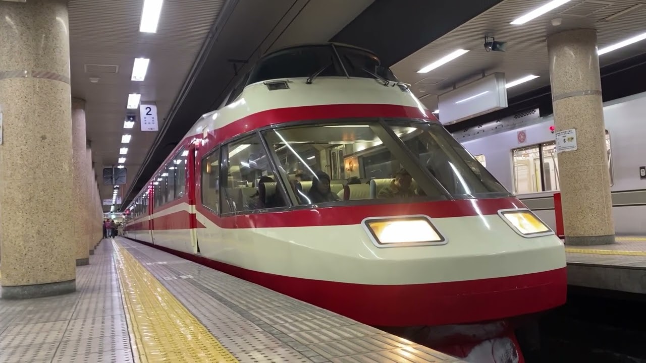 元10000形の長野駅発車シーン