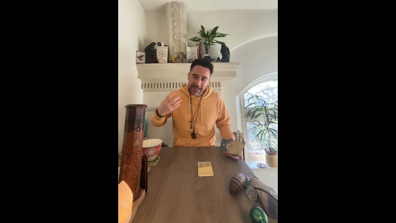 Capricorn ♑️ LIFE IS FOR LIVING NOT EXISTING - DON'T LOOK BACK Tarot Reading December 2024