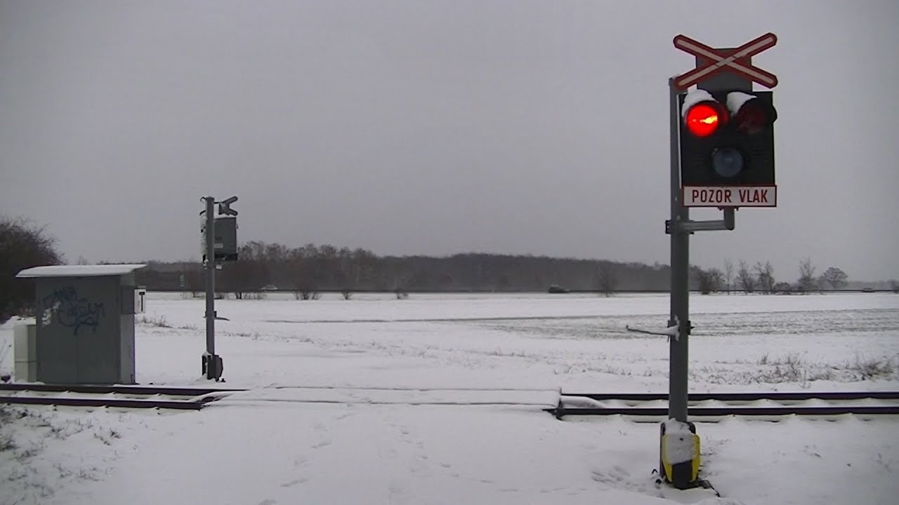 Spoorwegovergang Mnichovo Hradiště (CZ) // Railroad crossing // Železniční přejezd