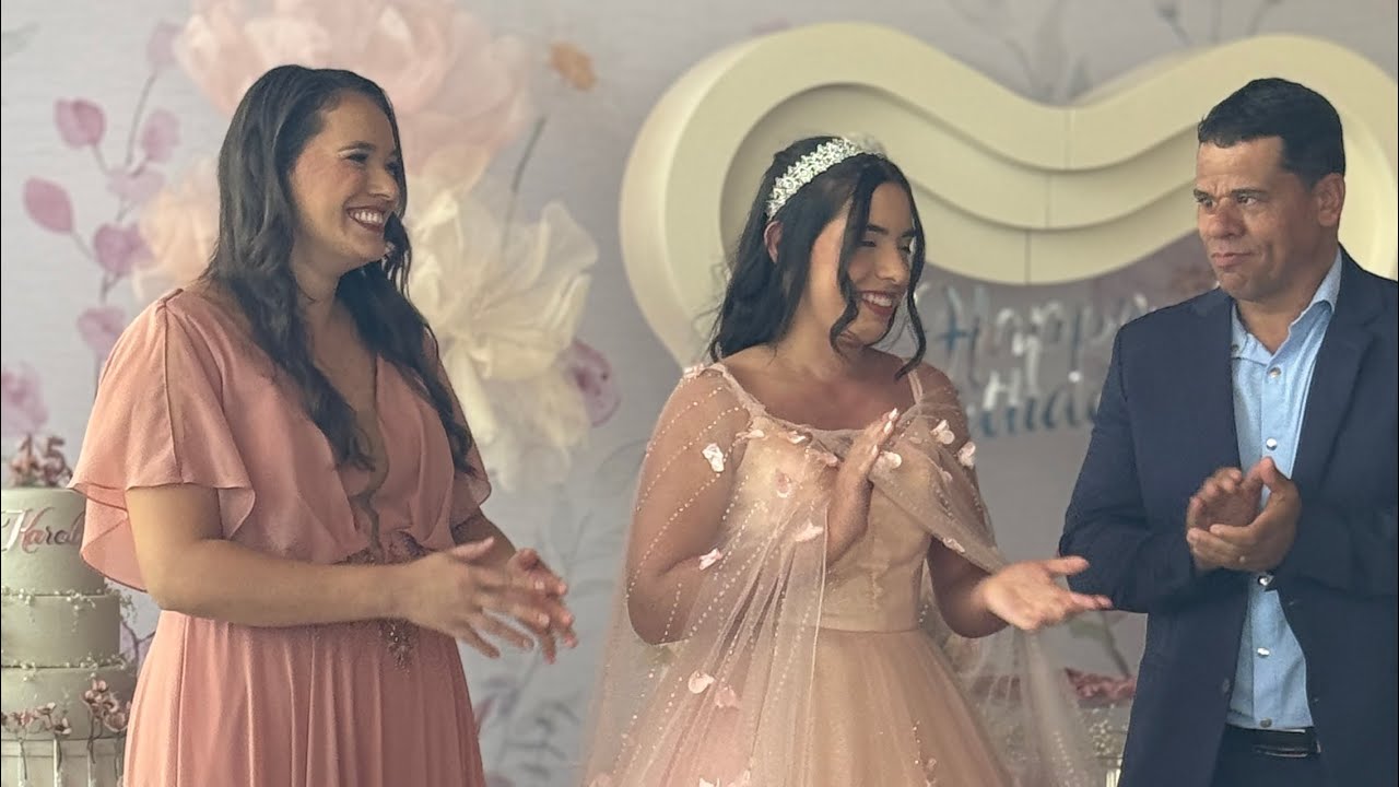 Aniversário de 15 de Karoline