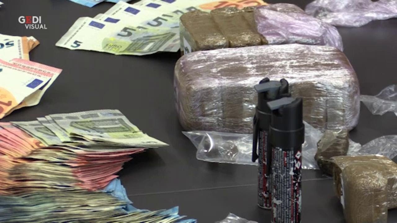 Modena, spaccio all'ex Manifattura: preso ventenne con un chilo di droga