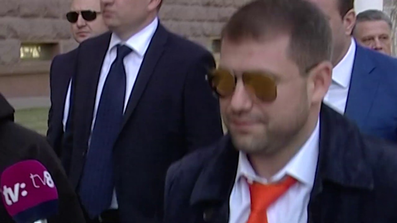 Vlad Plahotniuc și Ilan Șor au venit însoțiți de bodygarzi la prima ședință a Legislativului