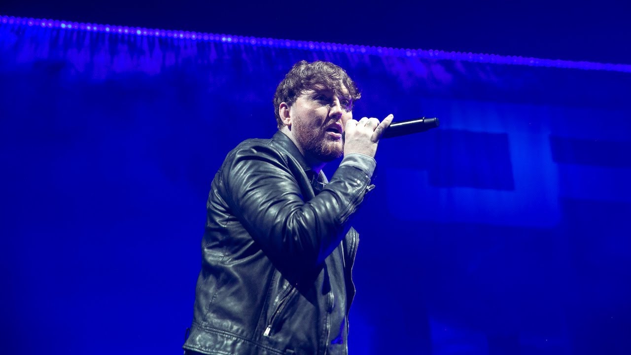 James Arthur - Rewrite The Stars (Acoustic) [Live] @ Brighton Centre, Brighton - 12/03/22