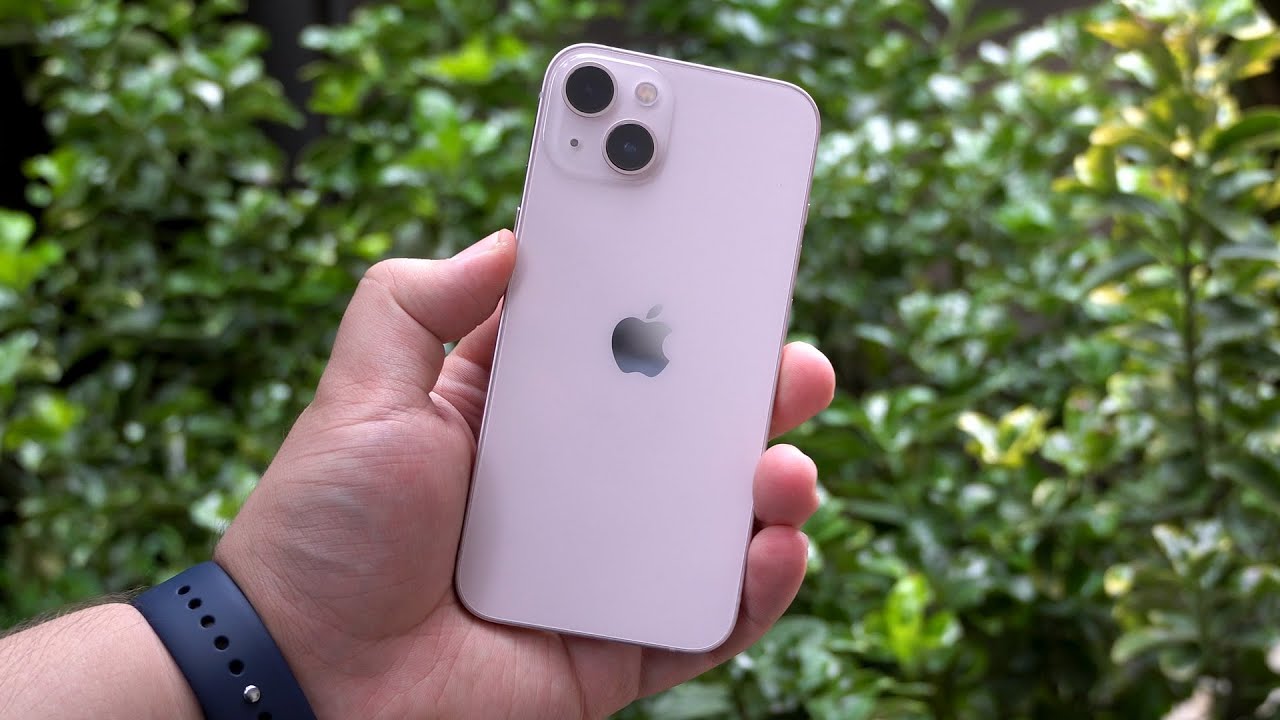 iPhone 13 Kutu Açılışı ve Ön İnceleme - Yeni iPhone'lar kutudan çıkıyor!