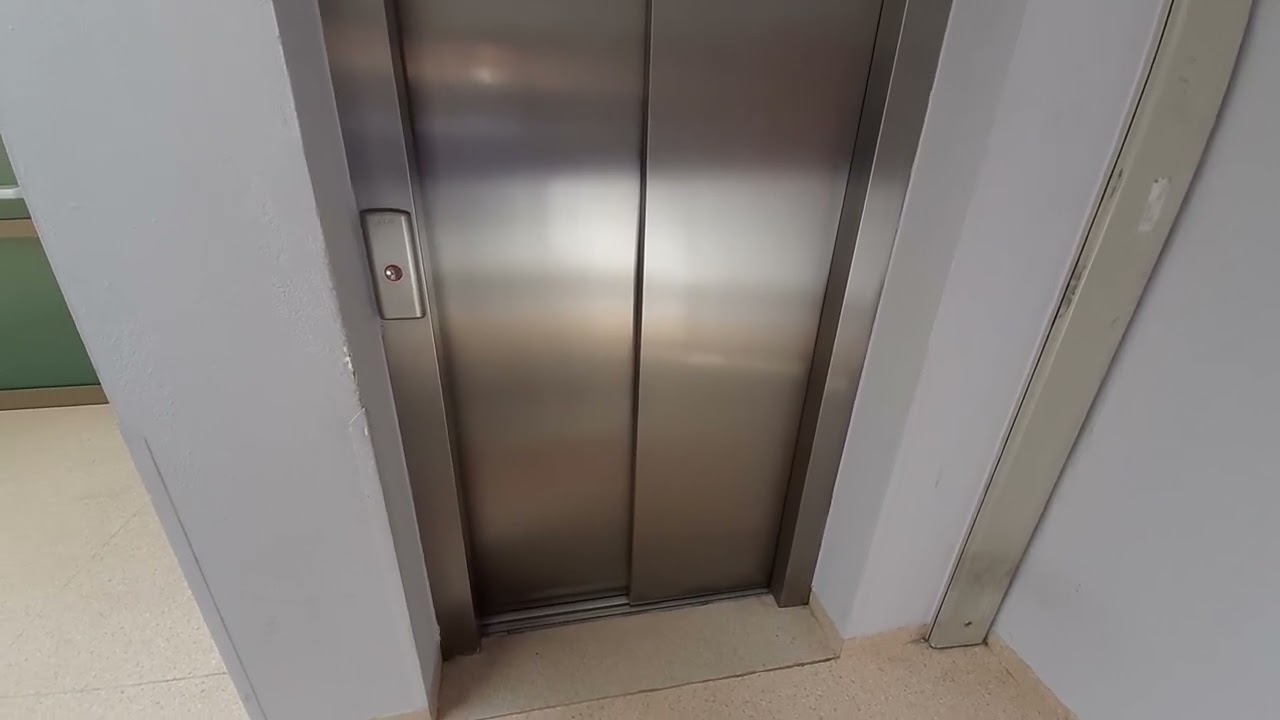 351.OTIS elevator, Viennagate galeria, Bratislava, Petržalka, Slovakia