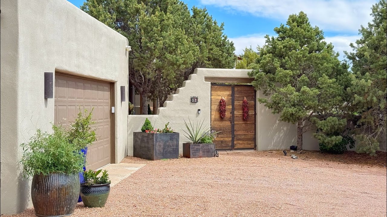 Inside a Bohemian Santa Fe Oasis | 96 Sierra Azul is the Dreamiest Home We've Seen Yet
