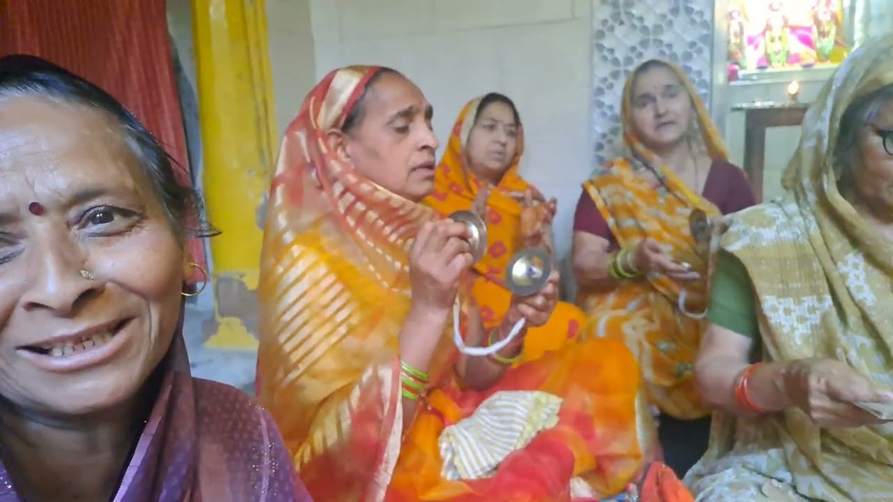 Holi ke rasiya bhajan 🙏❤️...@BhaktiBhajanRasOfficial #holi #bhajan #bhakti #sangeet #radheradhe 
