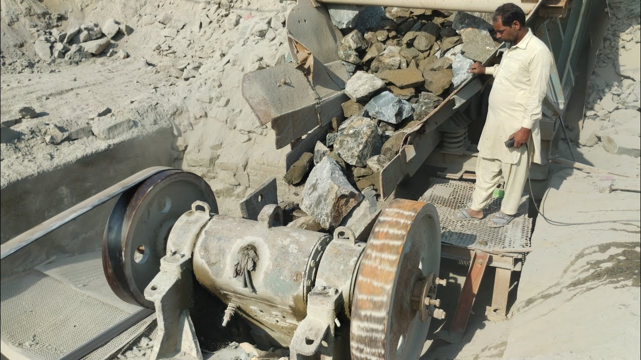 Huge Hard Rocks Breaking | Difficult Process of Loading, Breaking, and Crushing Big Rocks