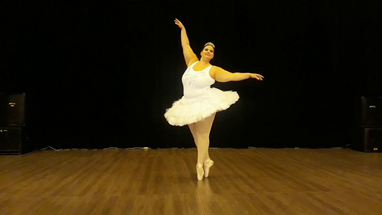 Júlia Del Bianco - Bailarina Plus Size - 23˚ Pop Plus - 2018
