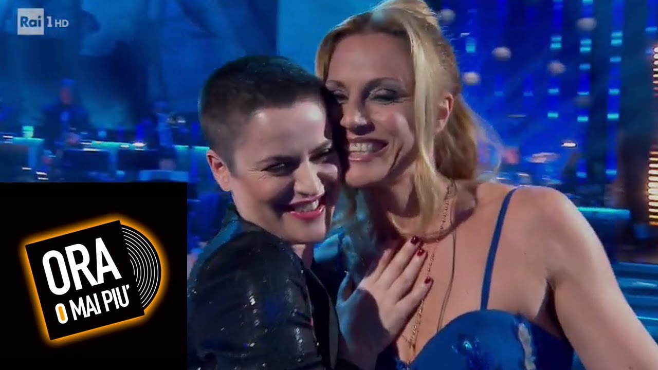 Annalisa Minetti e Silvia Salemi cantano 