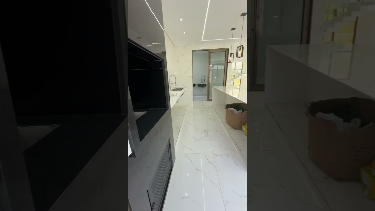Casa linda e luxuosa a venda no condomínio vista lagoa !