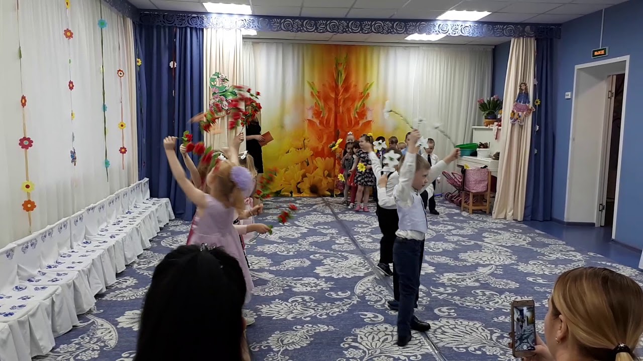 Хороши у нас в руках цветочки