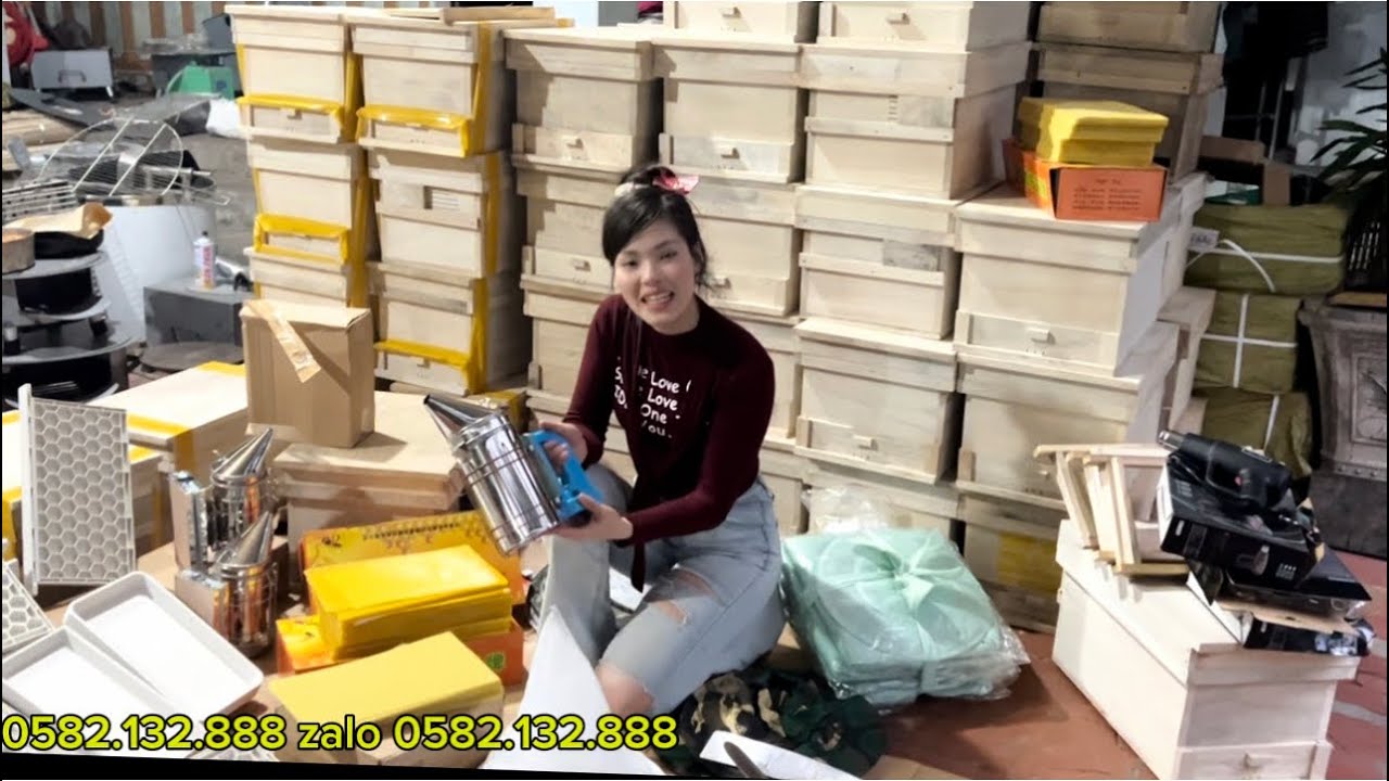 BÌNH XỊT KHÓI PIN INOX THÙNG NUÔI ONG MẬT NỘI CHÂN TẦNG NUÔI ONG VÀO MÙA LAO CẦU