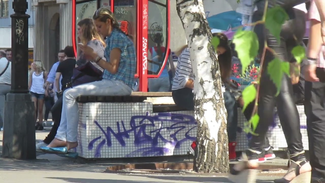 Double Dangling In Flats (And Smoking)