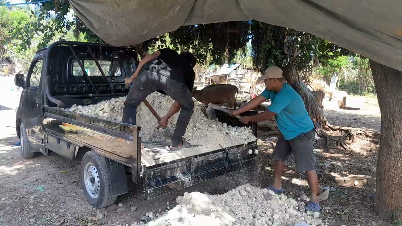 Membuang puing #pickupjimbaran #vlogdenpasar #vlogjimbaran#jasasewapickup #pindahanrumah 