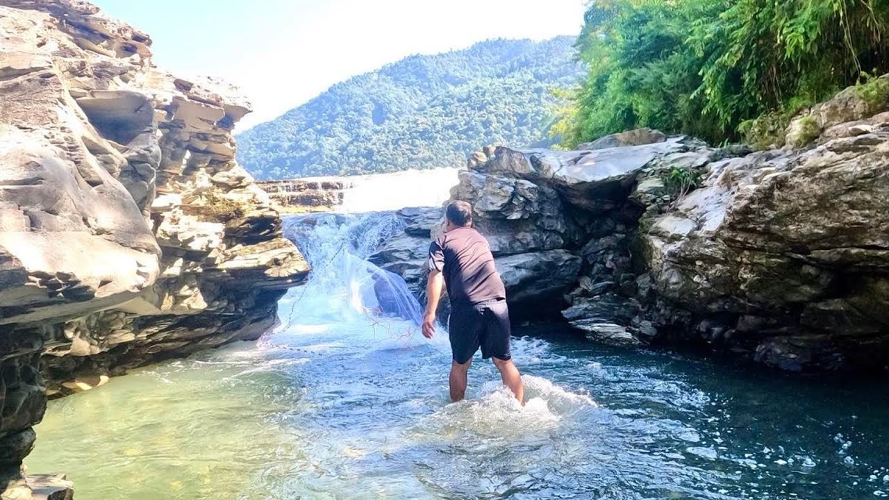 Amazing Unique Cast Net🕸️Fishing In Himalayan River||Fishing In River||Fishing In Nepal🇳🇵