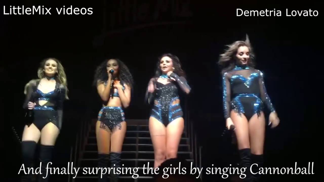Get Weird Tour in Paris - Pride lights, singing Cannonball and posters
