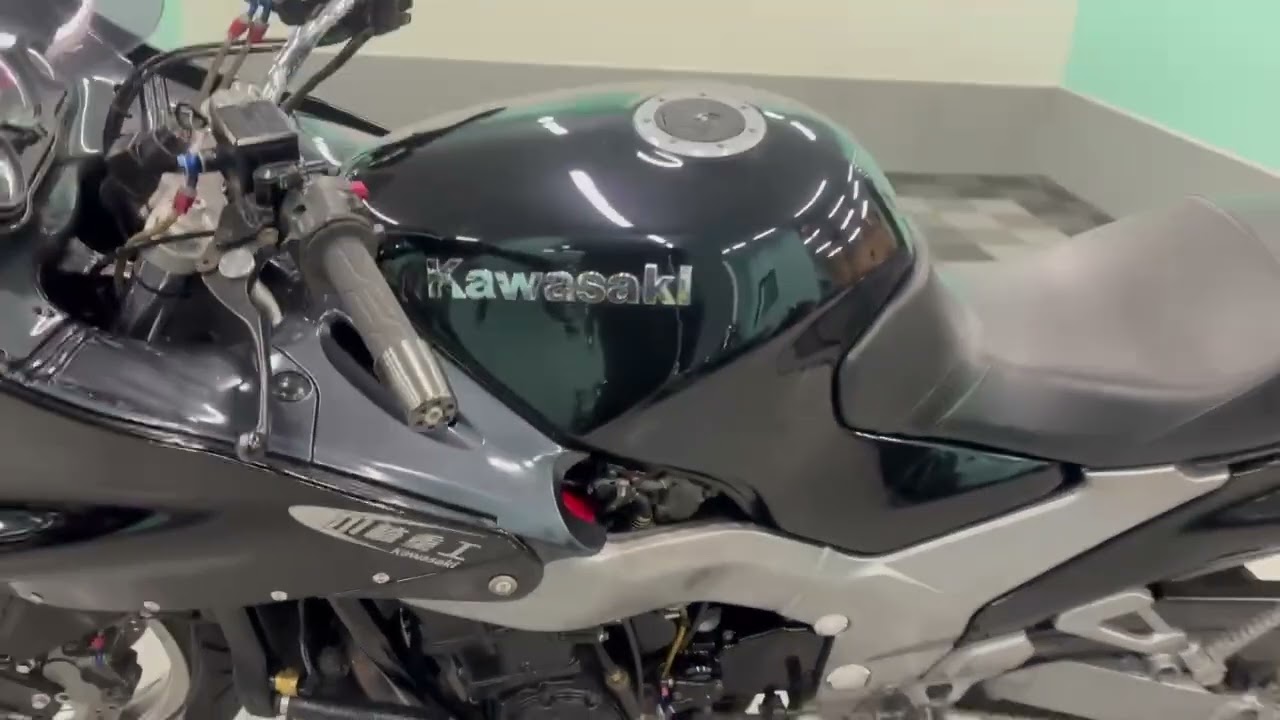 KAWASAKI カワサキ　ZZR1100
