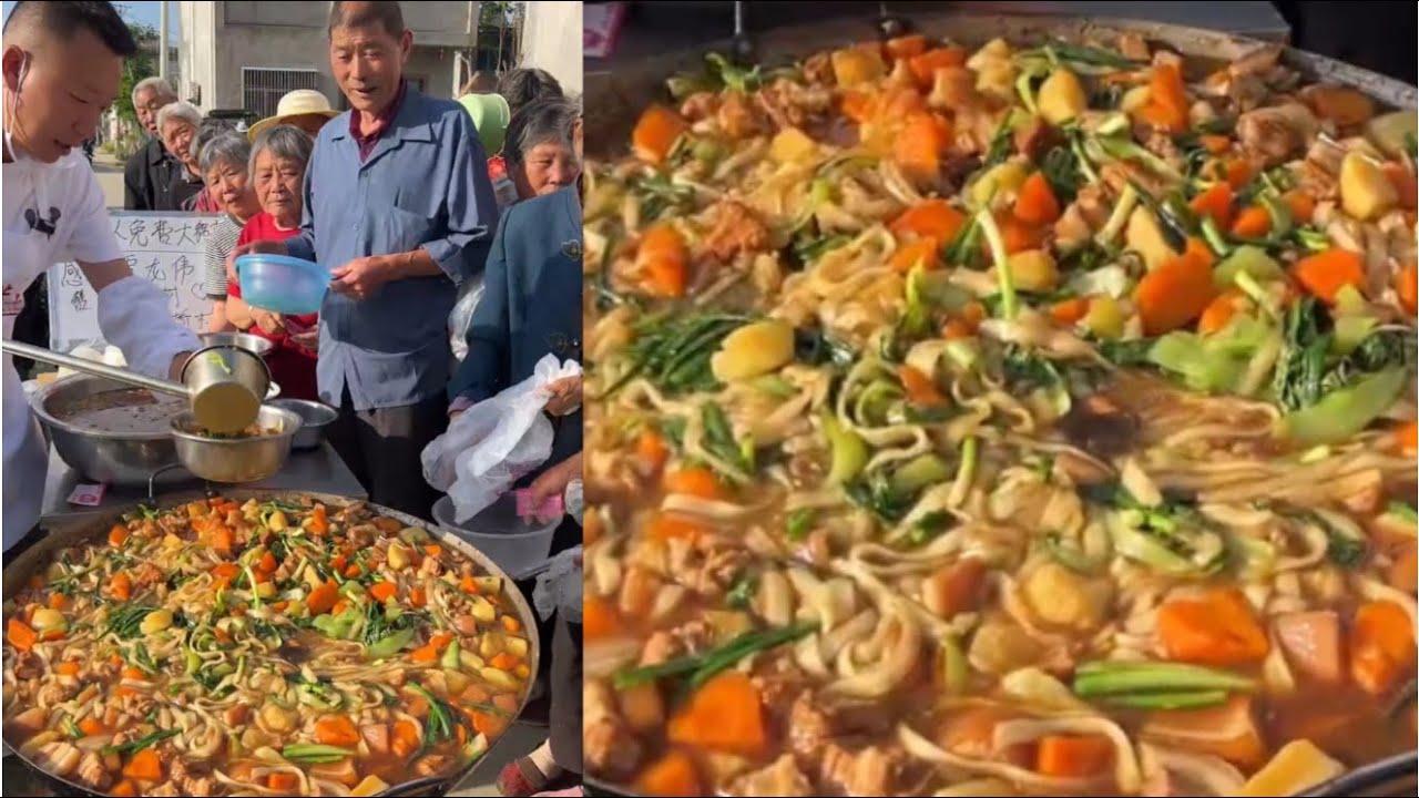 The elderly in the village bring their own tableware to receive a delicious dinner, God bless