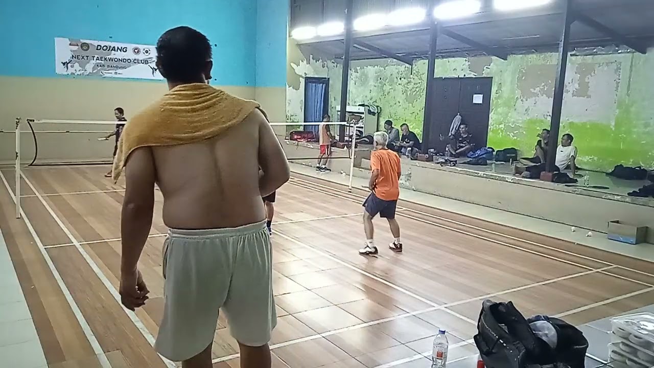 (RONI/UTOM VS DIDIN.B/P.JE) LATIHAN BERSAMA BADMINTON KOK KEDOT GOR PRINGGODANI MAPER