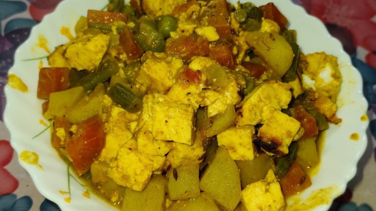 Paneer with winter Veggies || শীতকালীন সবজি দিয়ে পানীরের সুস্বাদু রেসিপি ।